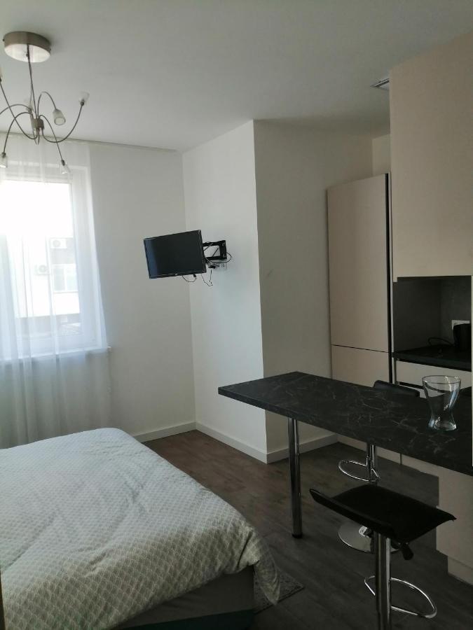 чудова, стильна студія біля вднг Apartment