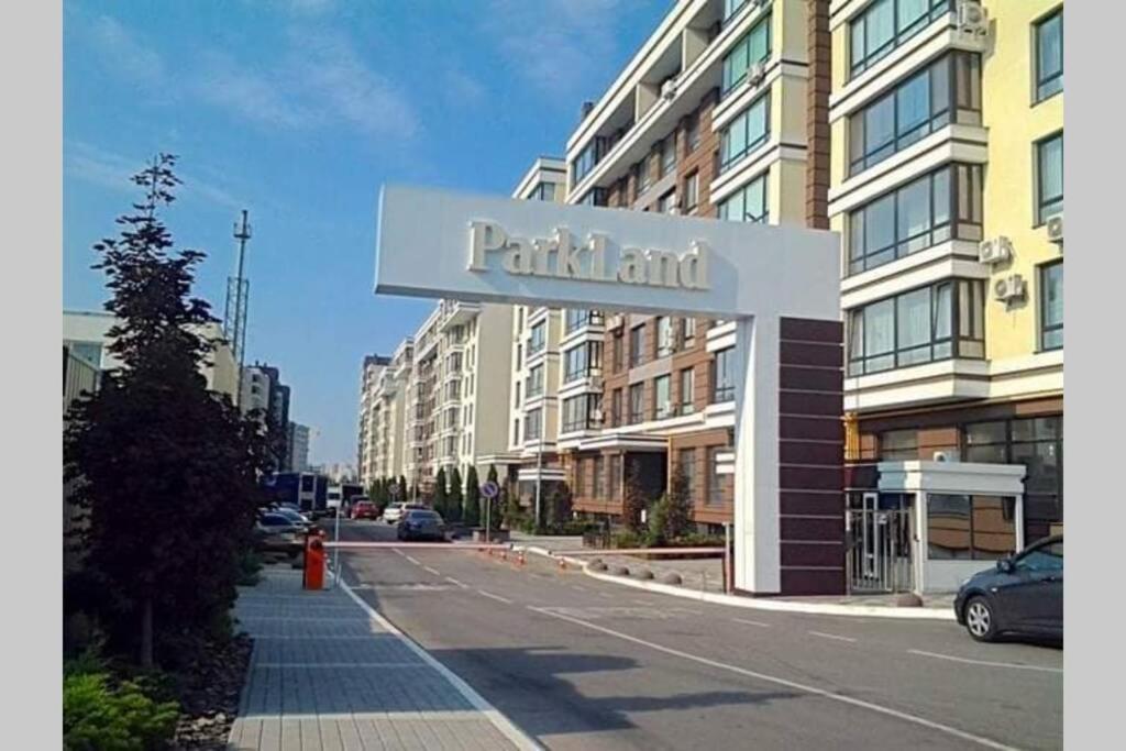 чудова, стильна студія біля вднг Apartment Kyiv